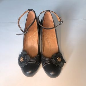 NAYA VALESKA BLACK LEATHER STACKED STRAP HEELS 6M